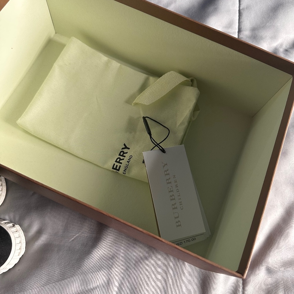 Burberry sneakers